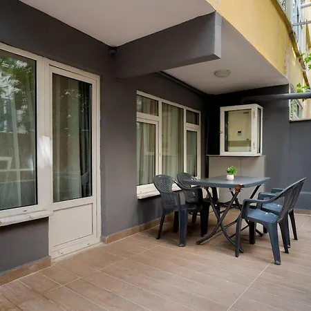 Apartment Cozy And Modern 3br With Private Patio In Besiktas Istanbul