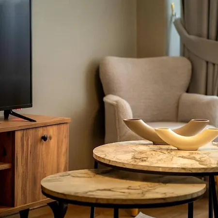 Cozy And Modern 3br With Private Patio In Besiktas